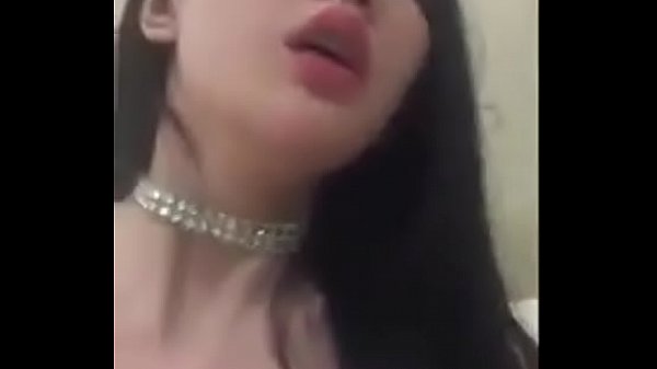 Cô bạn thân 2
